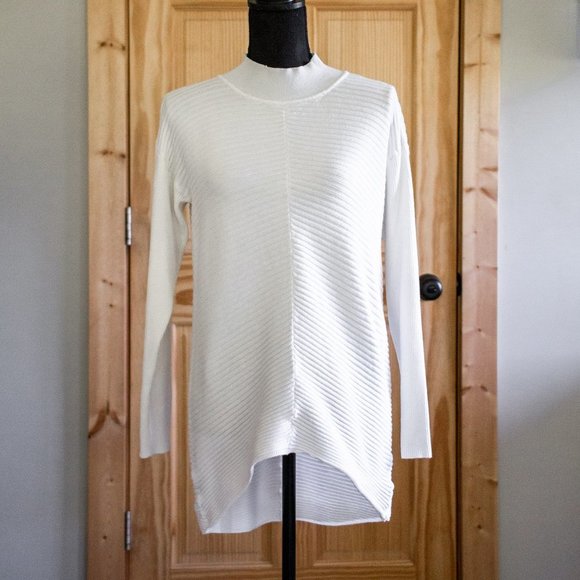 Super Soft White Ophelia Roe High/Low Sweater in Size Small - Picture 1 of 10